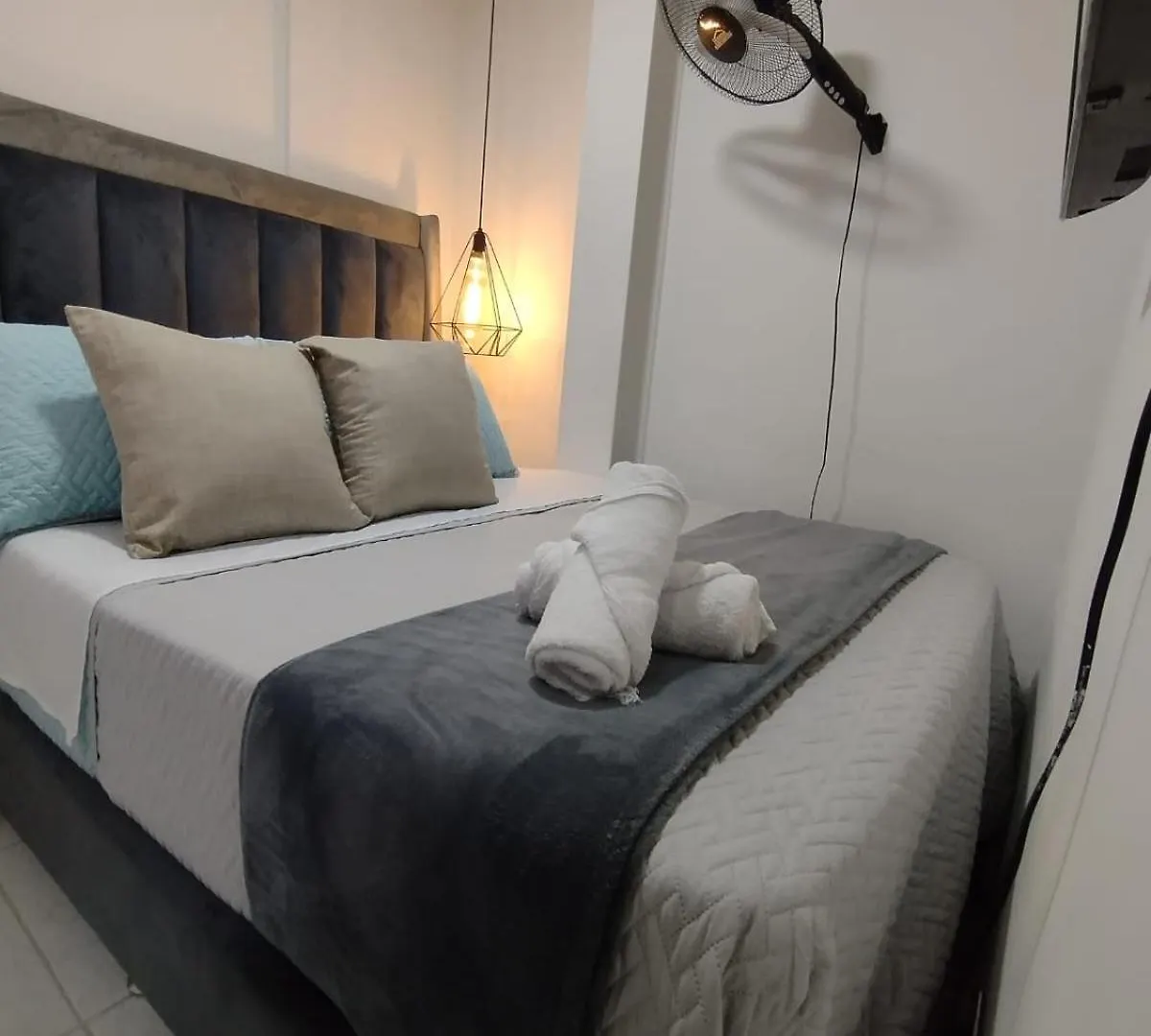 Apartamento En Laureles, Cerca A Metro, Estadio Atanasio Girardot, Plaza De Toros La Macarena Rentalsop An04 Medellín Appartement